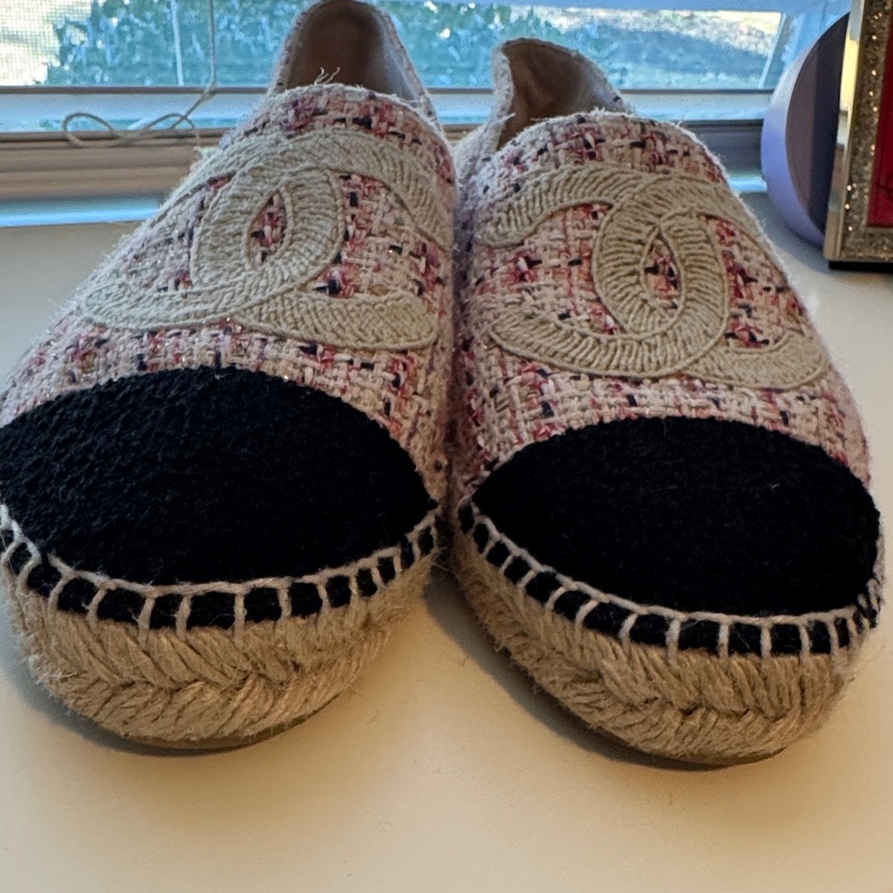 CHANEL Tweed Espadrilles - Cream, Pink and Black Size 40 (size 8.5 or 9) - Picture 10 of 11